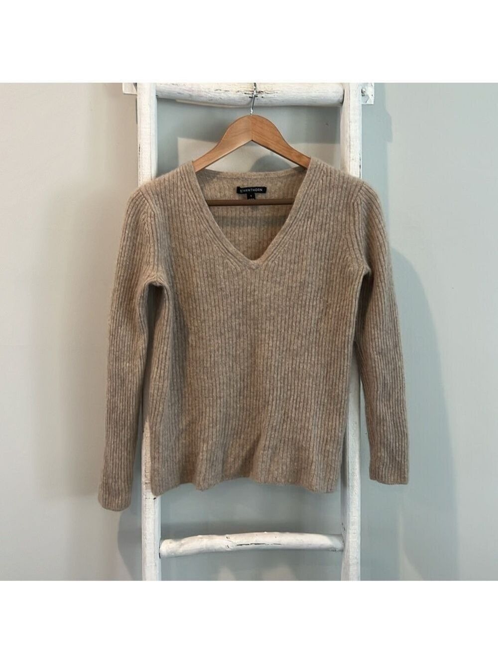 41 Hawthorn cashmere ribbed Vneck neutral beige soft classic sweater Large - Picture 2 of 8